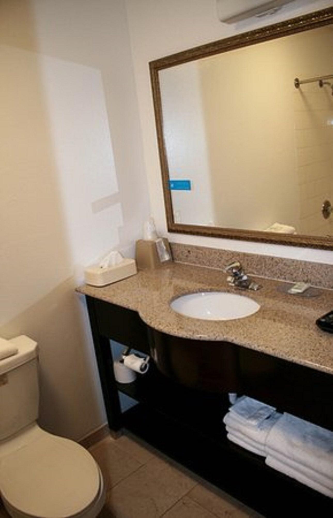Valley Oaks Inn Woodland Extérieur photo