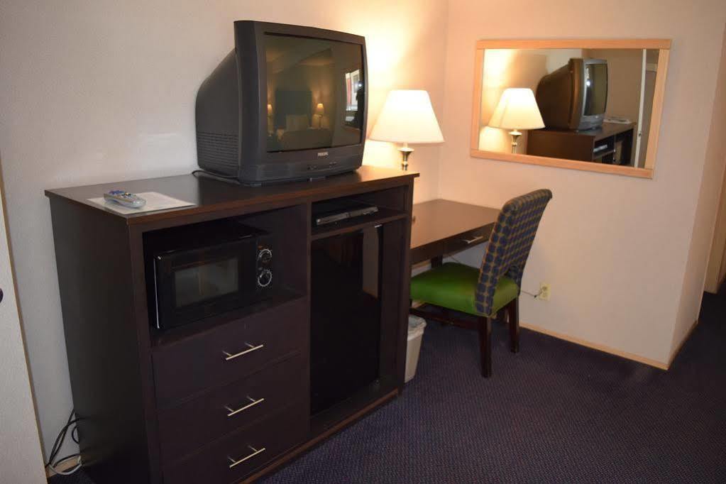 Valley Oaks Inn Woodland Extérieur photo